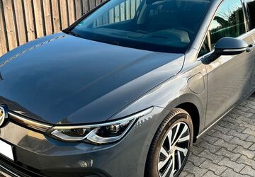 VW Golf 125.000 km 17.399 &euro; Pfatter 93102