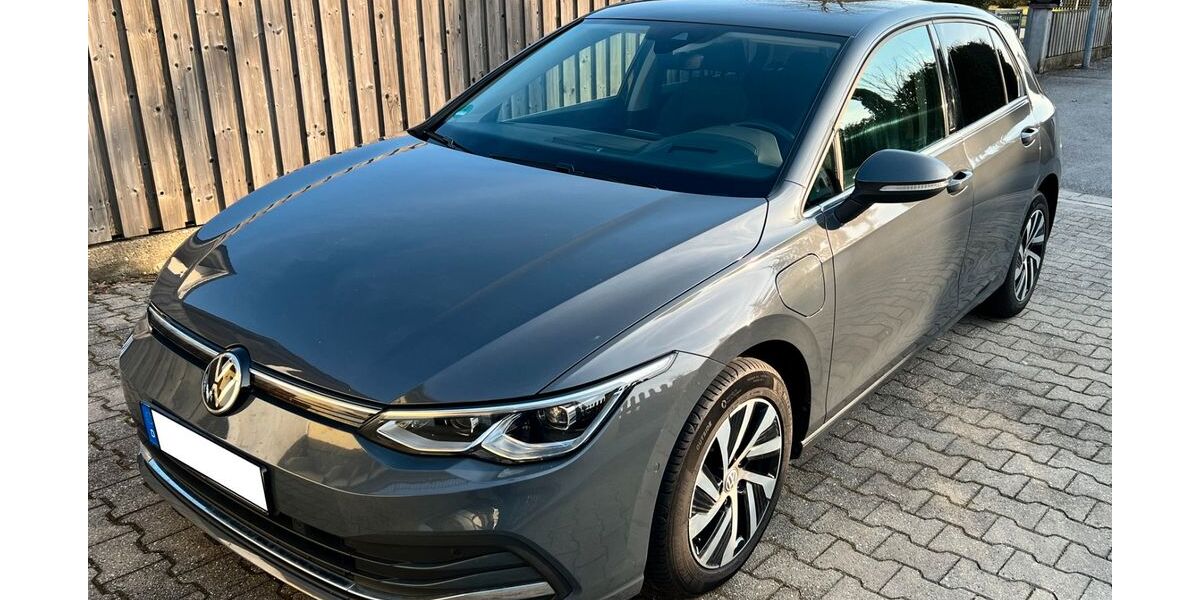 VW Golf 125.000 km 17.399 &euro; Pfatter 93102