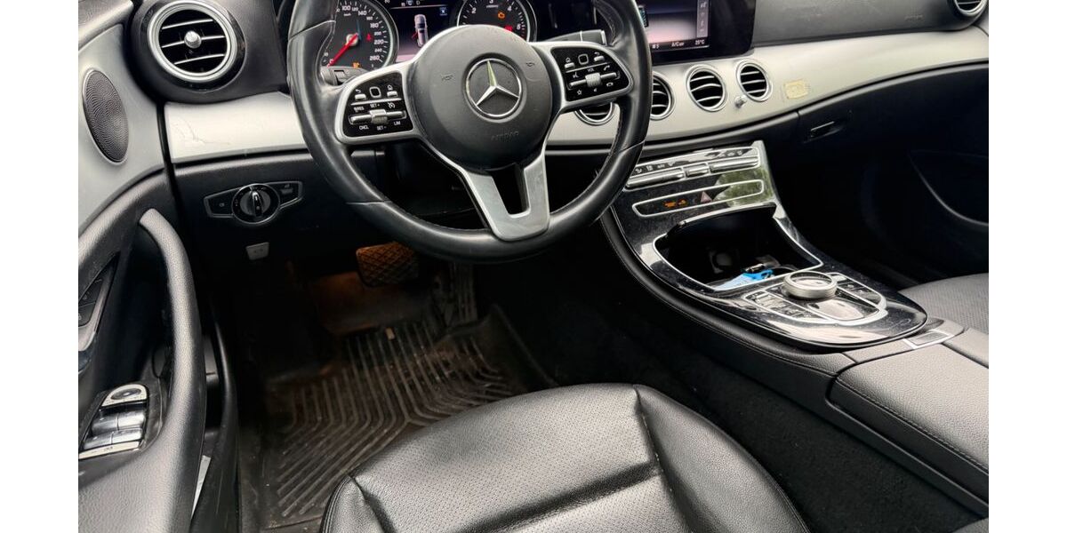 Mercedes-Benz E 200 256.000 km 12.733 &euro; Regensburg 93055