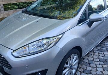 Ford Fiesta 115.000 km 6.899 &euro; Regensburg-Bernhardswald 93170