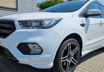 Ford Kuga 123.400 km 11.900 &euro; Regensburg 93057