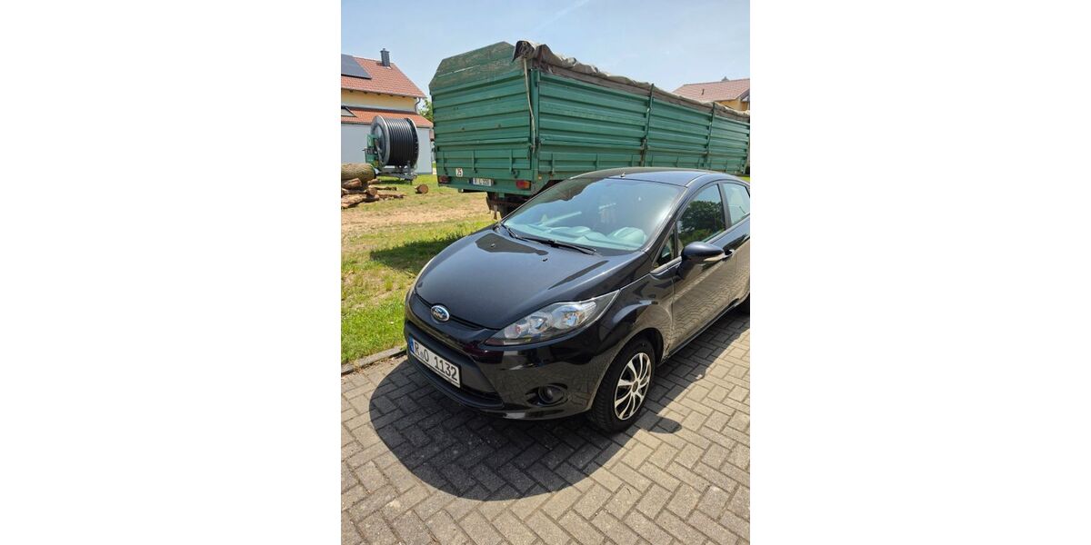 Ford Fiesta 140.000 km 2.500 &euro; Barbing 93092