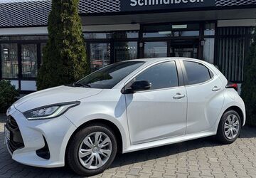 Mazda 2 Hybrid 30.793 km 19.990 &euro; Regensburg 93055