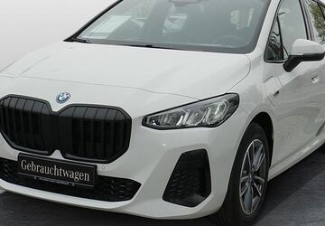 BMW 225 Active Tourer 28.151 km 26.990 &euro; Regensburg 93053